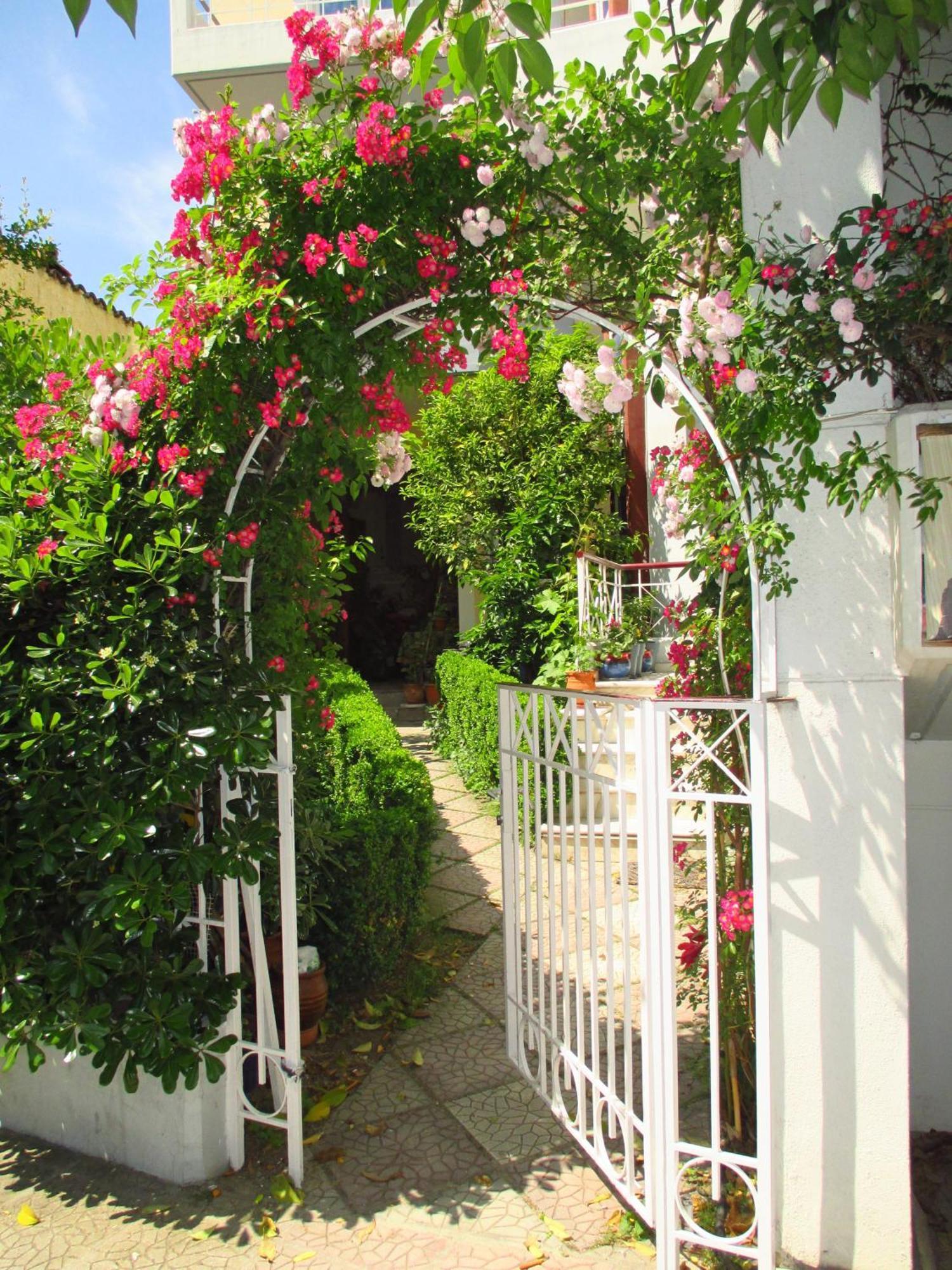 Nomads Rooms Trikala  Bagian luar foto